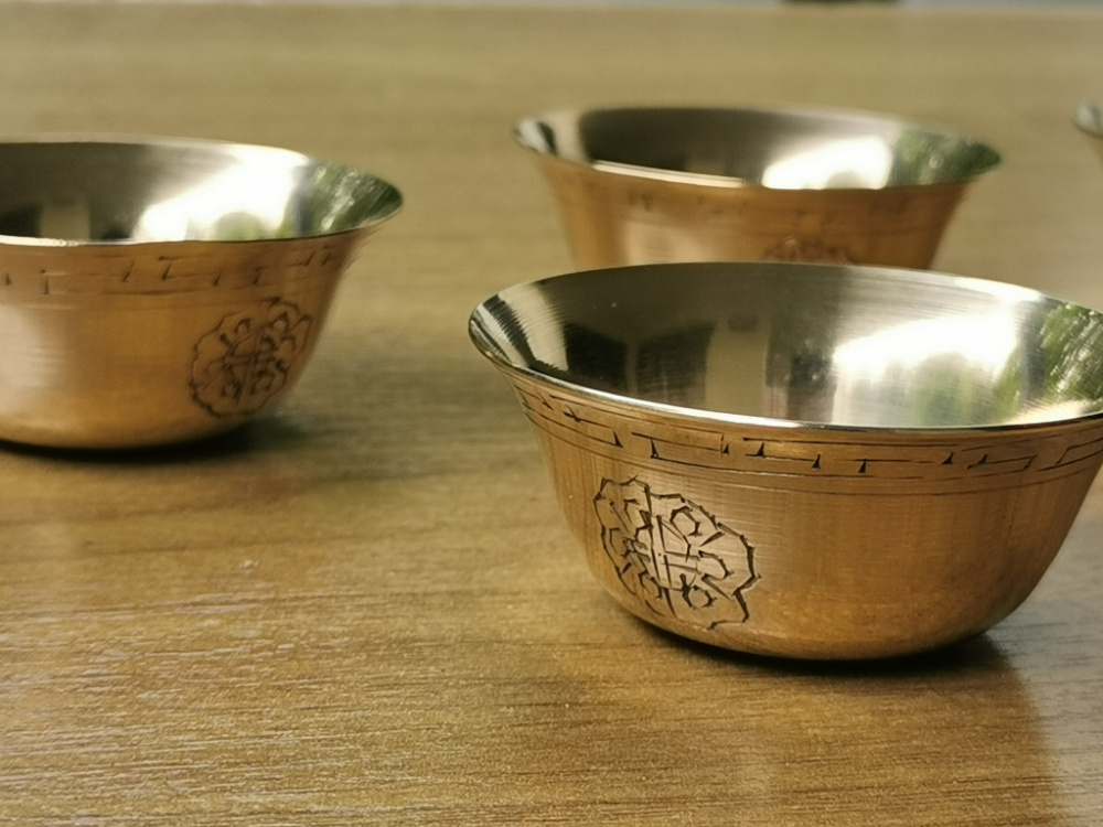 Preview: Opferschalen Set mit Gravur | 7 Altarschälchen | Wahl aus 2 verschiedenen Größen